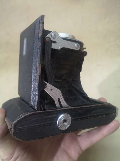 VINTAGE BALDA BALDAX FOLDING CAMERA