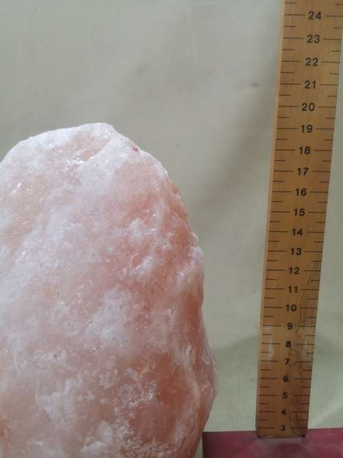 BEAUTIFUL HIMALAYAN ROCK SALT LAMP - WORKING