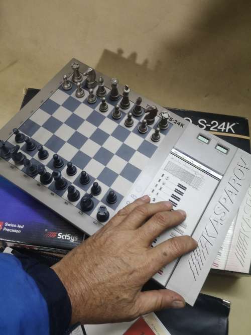 ORIGINAL VINTAGE KASPAROV TURBO S-24K ADVANCED CHESS COMPUTER - TESTED WORKING