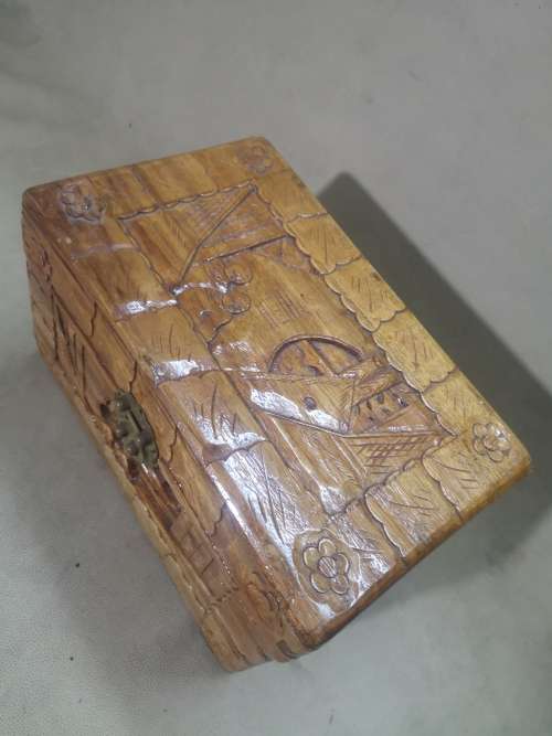 BEAUTIFUL BIG CARVED WOODEN CHEST JEWELRY BOX