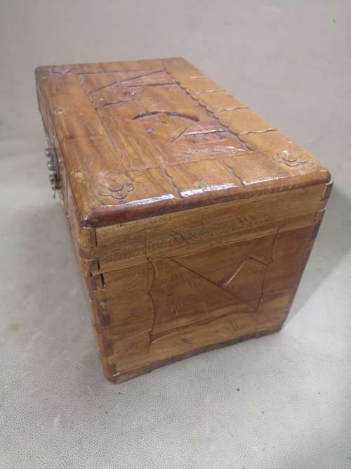 BEAUTIFUL BIG CARVED WOODEN CHEST JEWELRY BOX