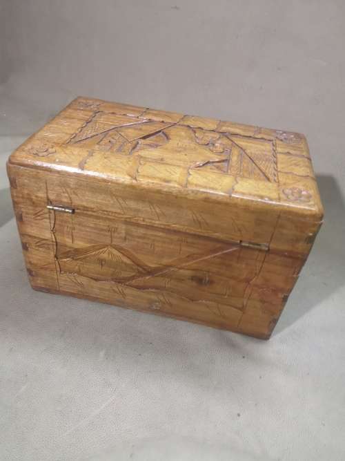 BEAUTIFUL BIG CARVED WOODEN CHEST JEWELRY BOX