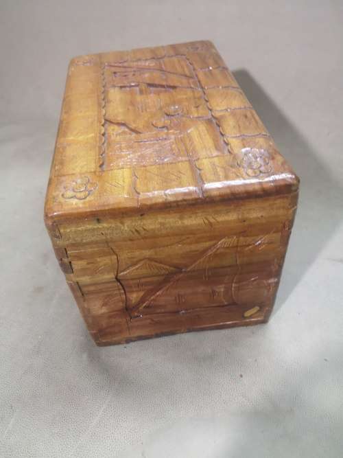 BEAUTIFUL BIG CARVED WOODEN CHEST JEWELRY BOX