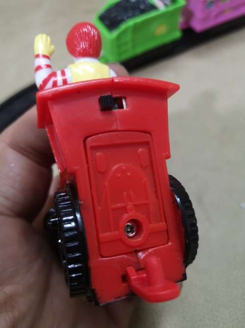 VINTAGE 1999 MCDONALDS TRAIN WITH CHARACTERS & TRACKS IN BOX