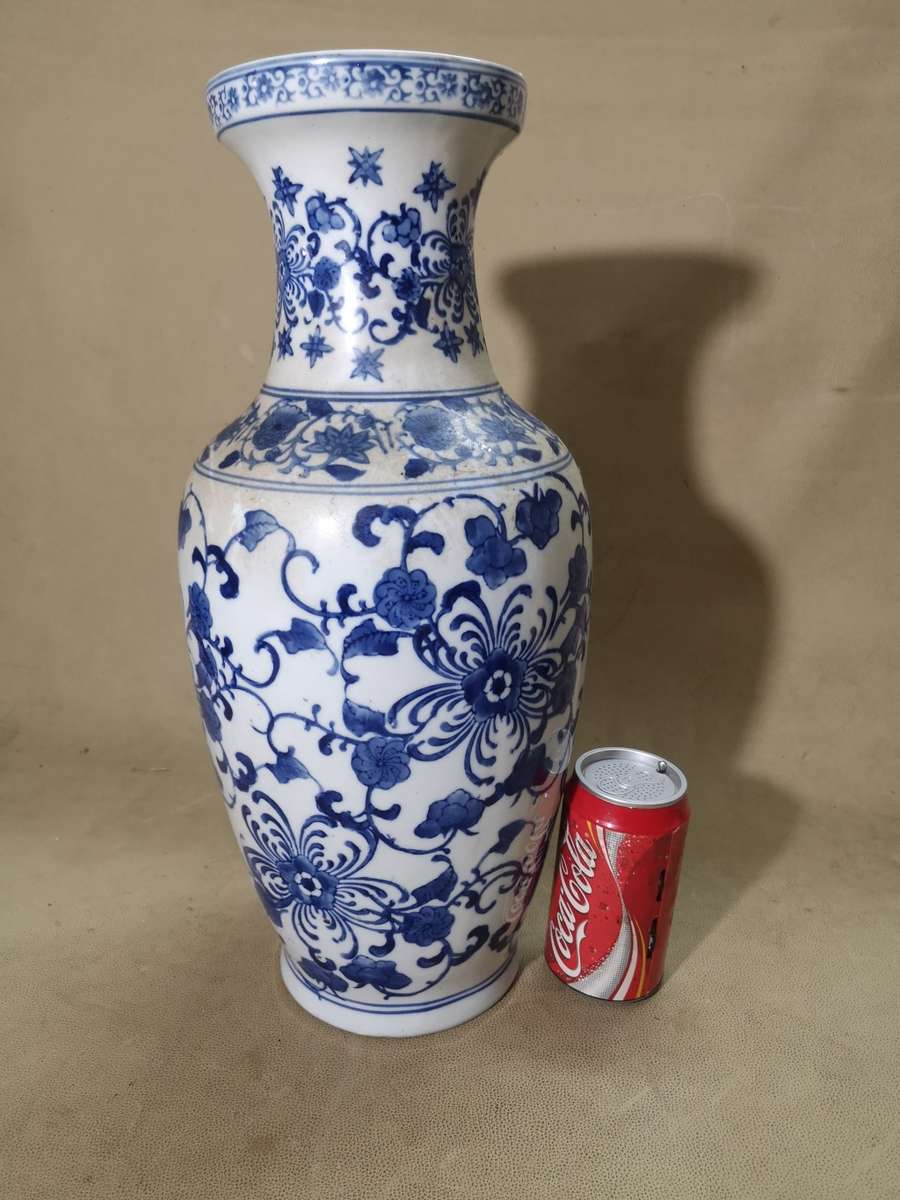 EXQUISITE GIGANTIC VINTAGE HAND PAINTED BLUE AND WHITE ORIENTAL VASE WITH ORIGINAL MARKINGS - 460MM