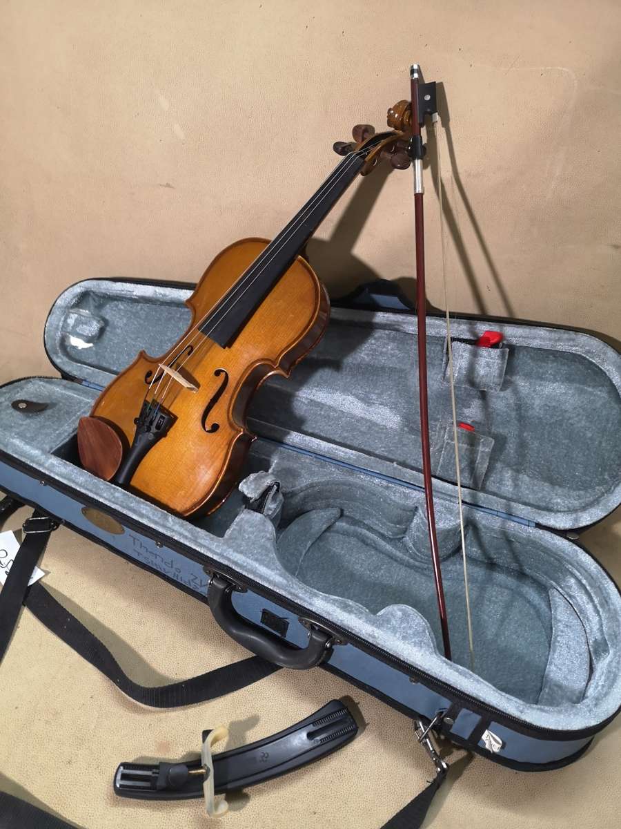 Complete Stentor Student 1 Violin 1/2 Size