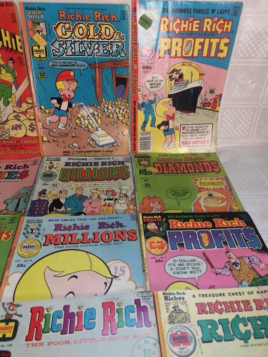 HUGE COLLECTION OF VINTAGE RICHIE RICH COMIC BOOKS