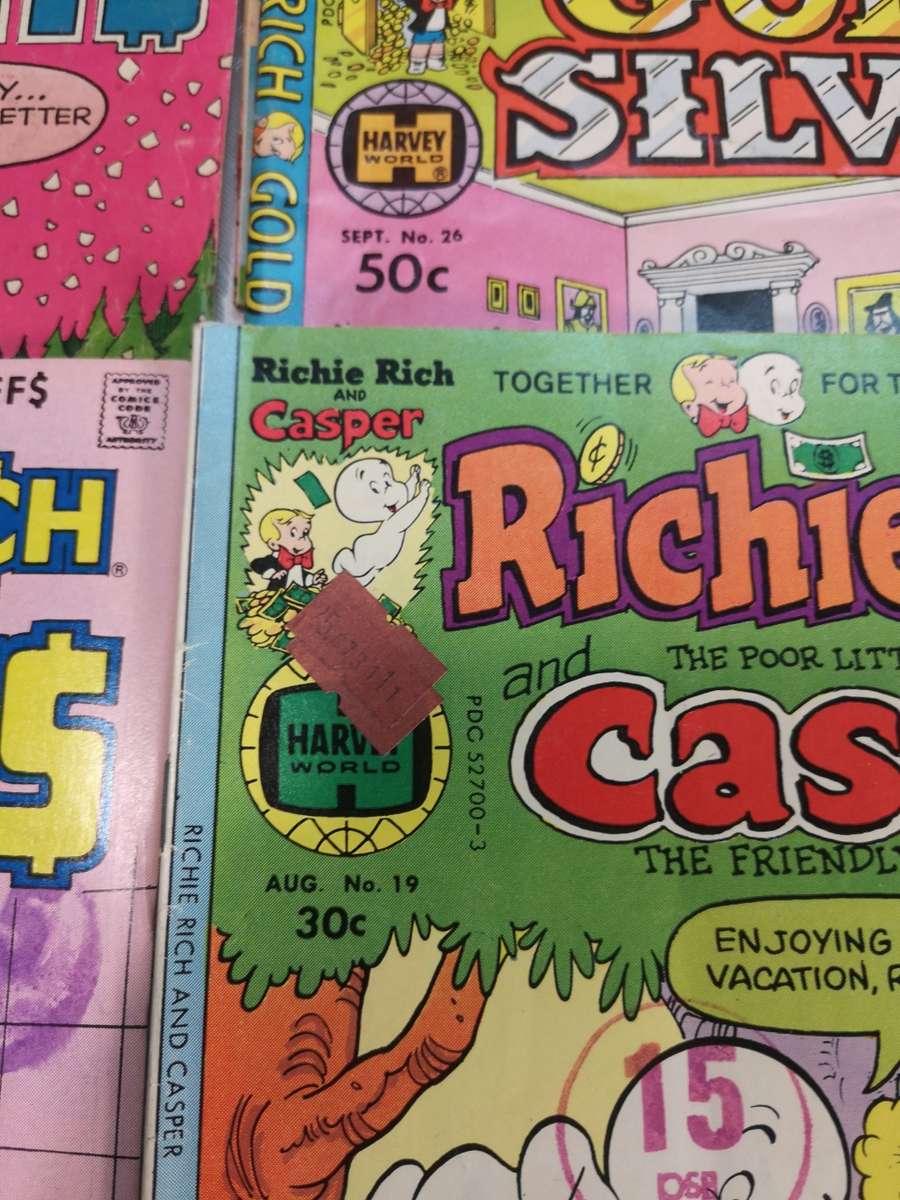 HUGE COLLECTION OF VINTAGE RICHIE RICH COMIC BOOKS