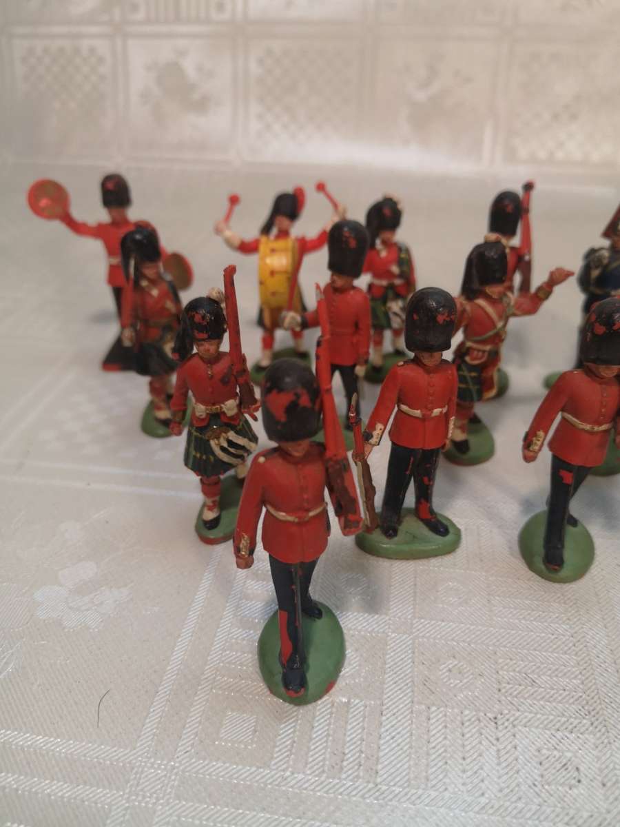 Vintage Crescent Toy Co 1/32 54mm Napoleonic British Plastic Army Men Figures