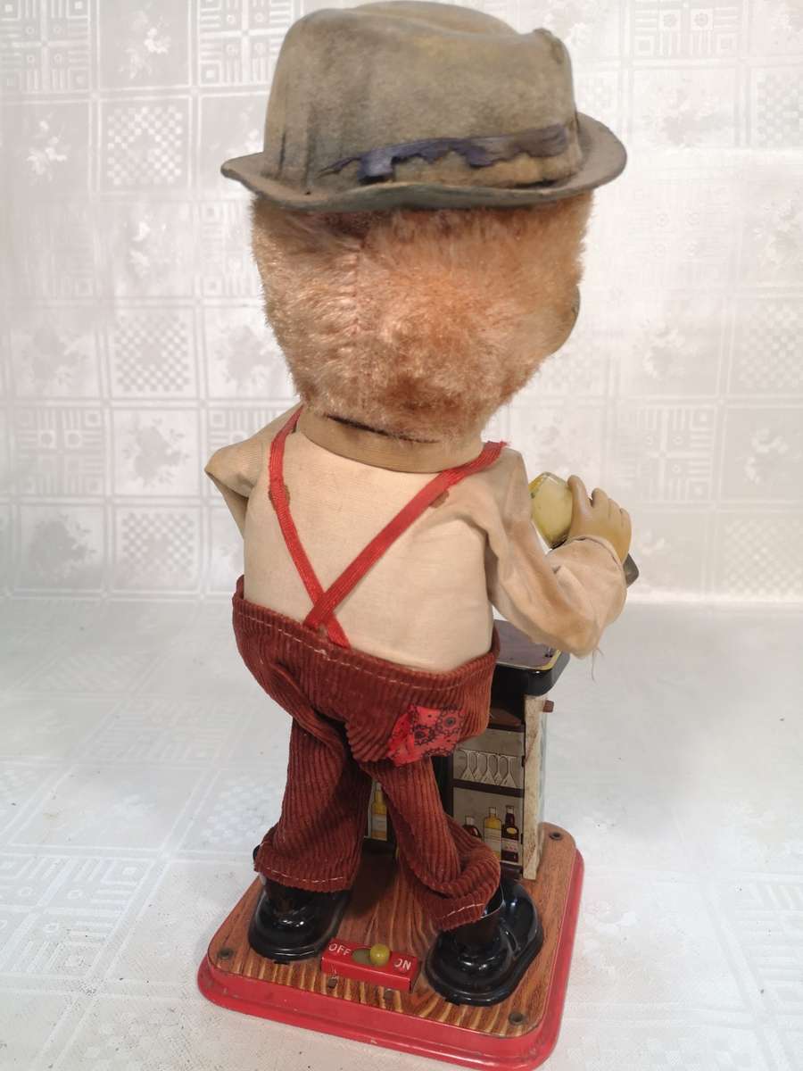 Vintage Battery D.K Trademark Litho Charley Weaver Bartender Tin Toy, Japan