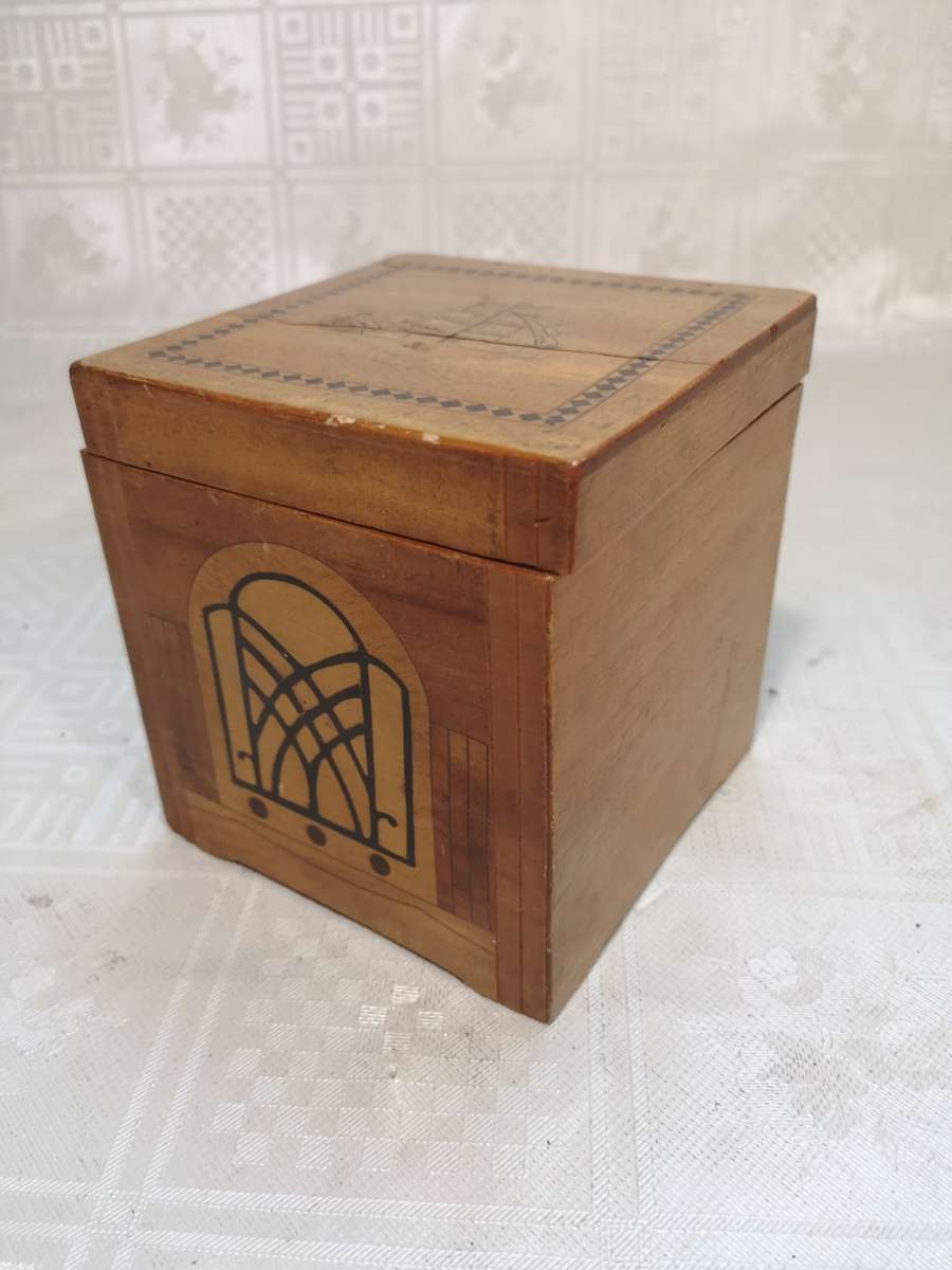 ANTIQUE MECHANICAL CIGARETTE DISPENSER BOX MARQUETRY INLAY WITH ANIMATED TUNE