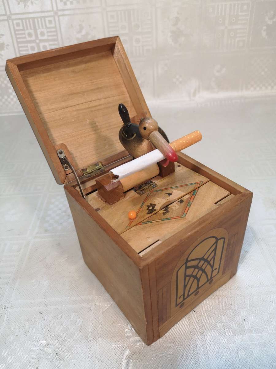 ANTIQUE MECHANICAL CIGARETTE DISPENSER BOX MARQUETRY INLAY WITH ANIMATED TUNE