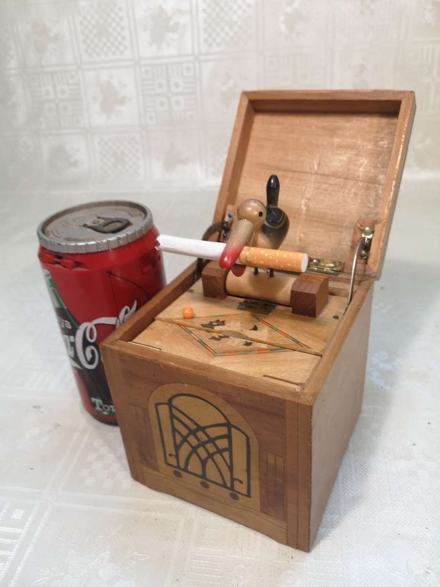 ANTIQUE MECHANICAL CIGARETTE DISPENSER BOX MARQUETRY INLAY WITH ANIMATED TUNE