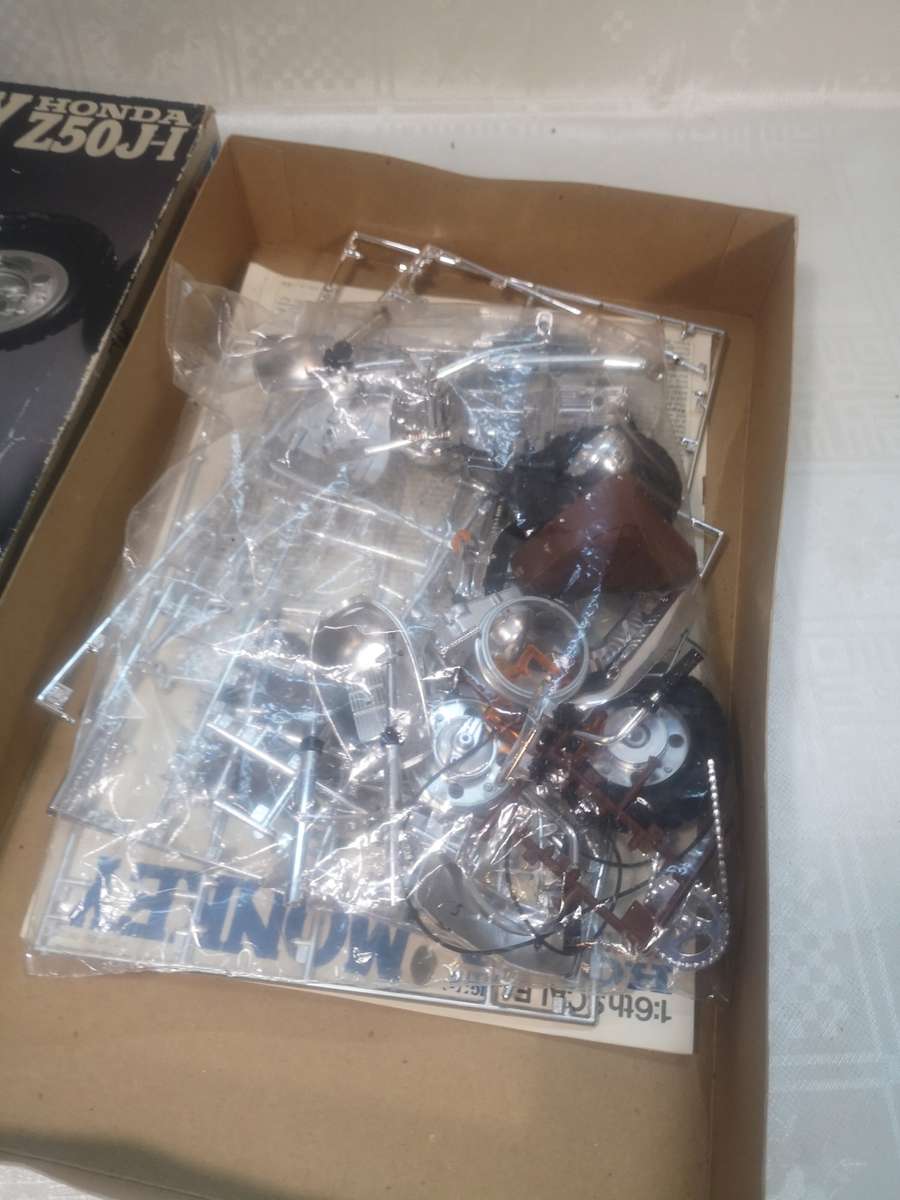 VERY LARGE TAMIYA 1:6 HONDA J50 J-I MODEL KIT - COMPLETE