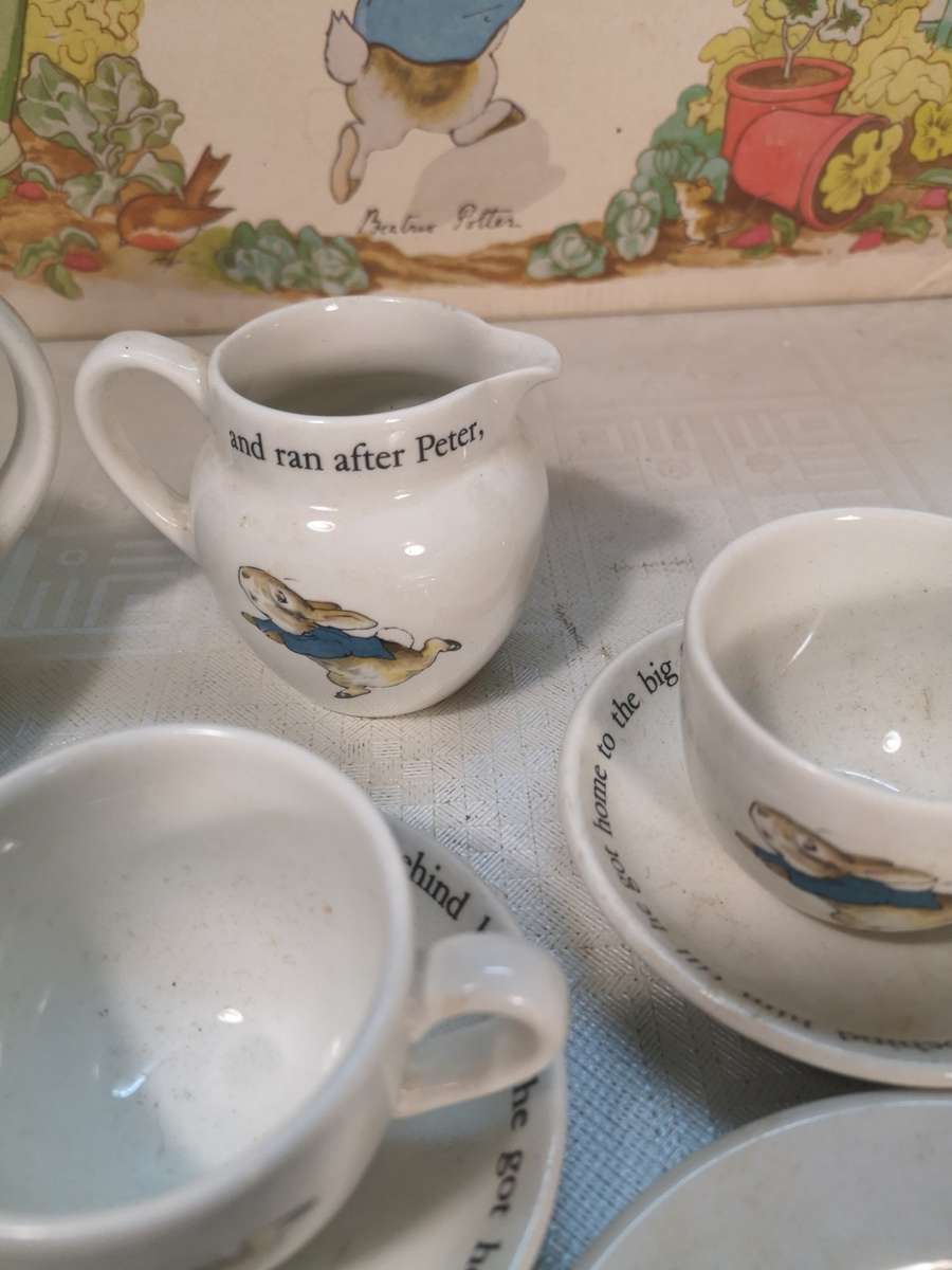 VINTAGE WEDGWOOD CHILDS POTTER PETER RABBIT 10 PIECE TEA SET - MINT IN ORIGINAL BOX