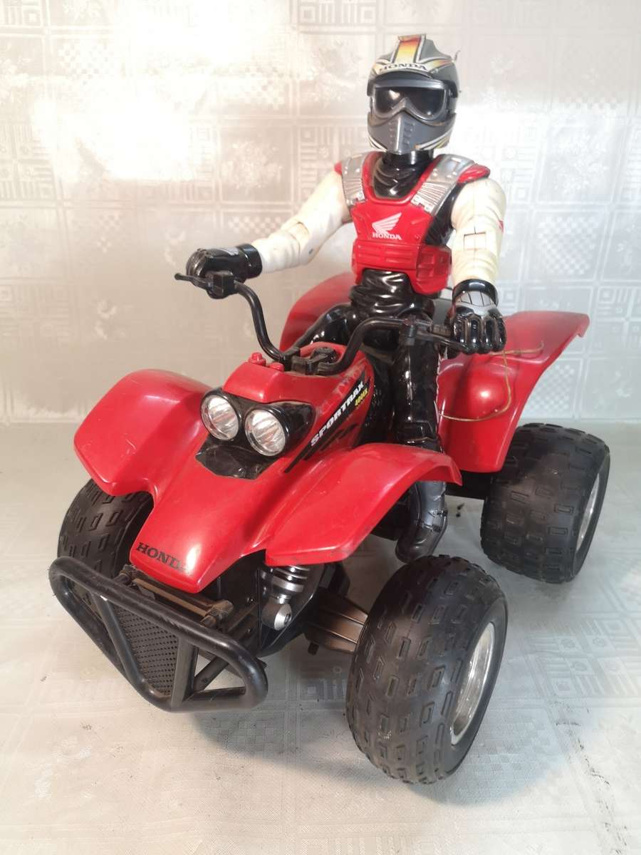 LARGE EZTEC HONDA SPORTRAX 400EX RADIO CONTROL 4 WHEELER RC ATV 1 OF 2 ON AUCTION NOW