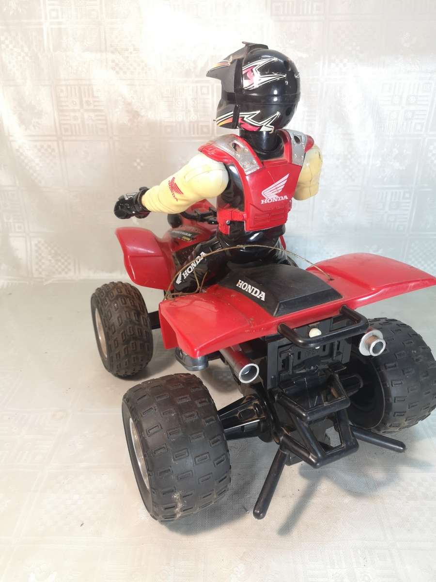 LARGE EZTEC HONDA SPORTRAX 400EX RADIO CONTROL 4 WHEELER RC ATV 1 OF 2 ON AUCTION NOW