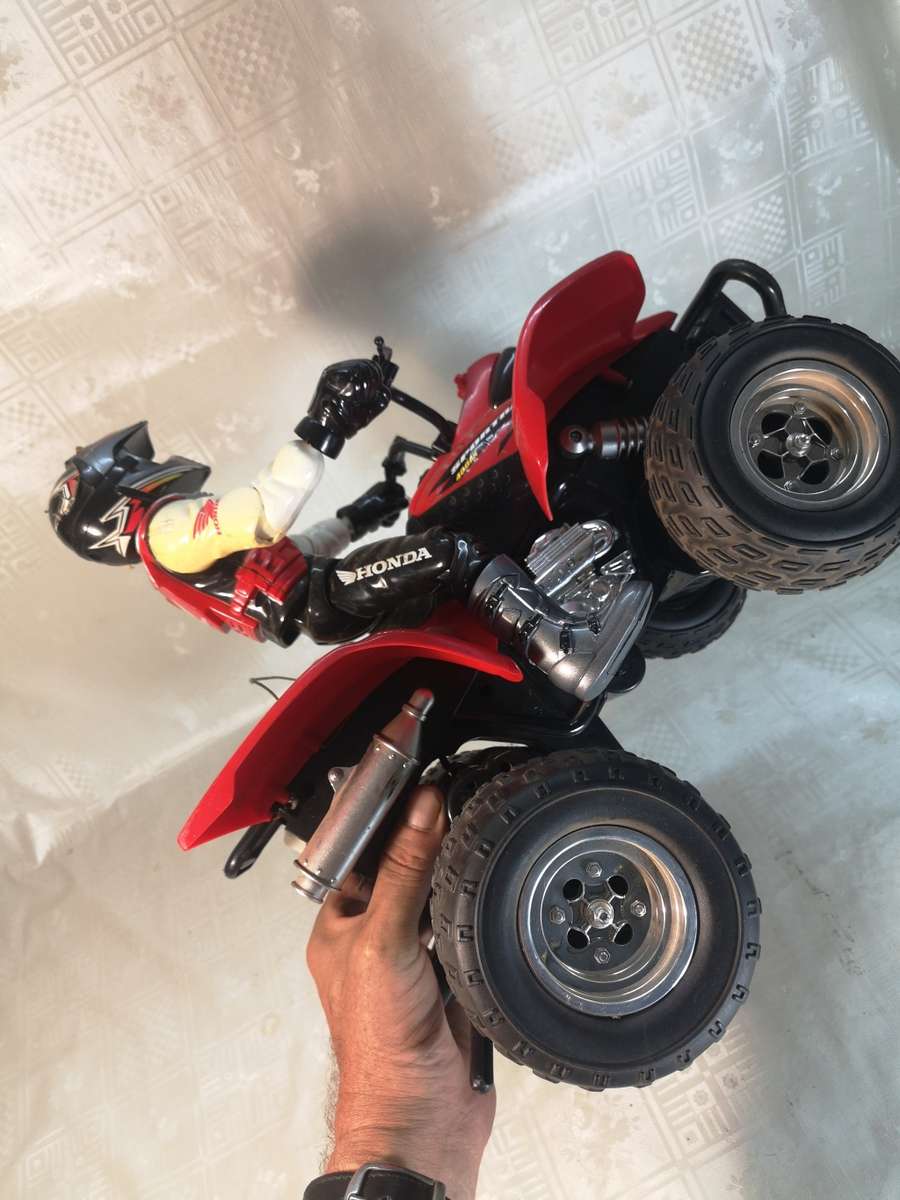 LARGE EZTEC HONDA SPORTRAX 400EX RADIO CONTROL 4 WHEELER RC ATV 1 OF 2 ON AUCTION NOW