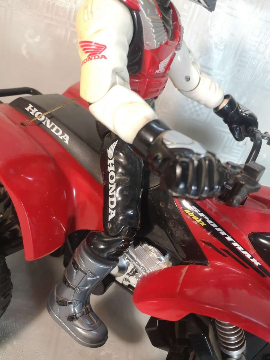 LARGE EZTEC HONDA SPORTRAX 400EX RADIO CONTROL 4 WHEELER RC ATV 1 OF 2 ON AUCTION NOW