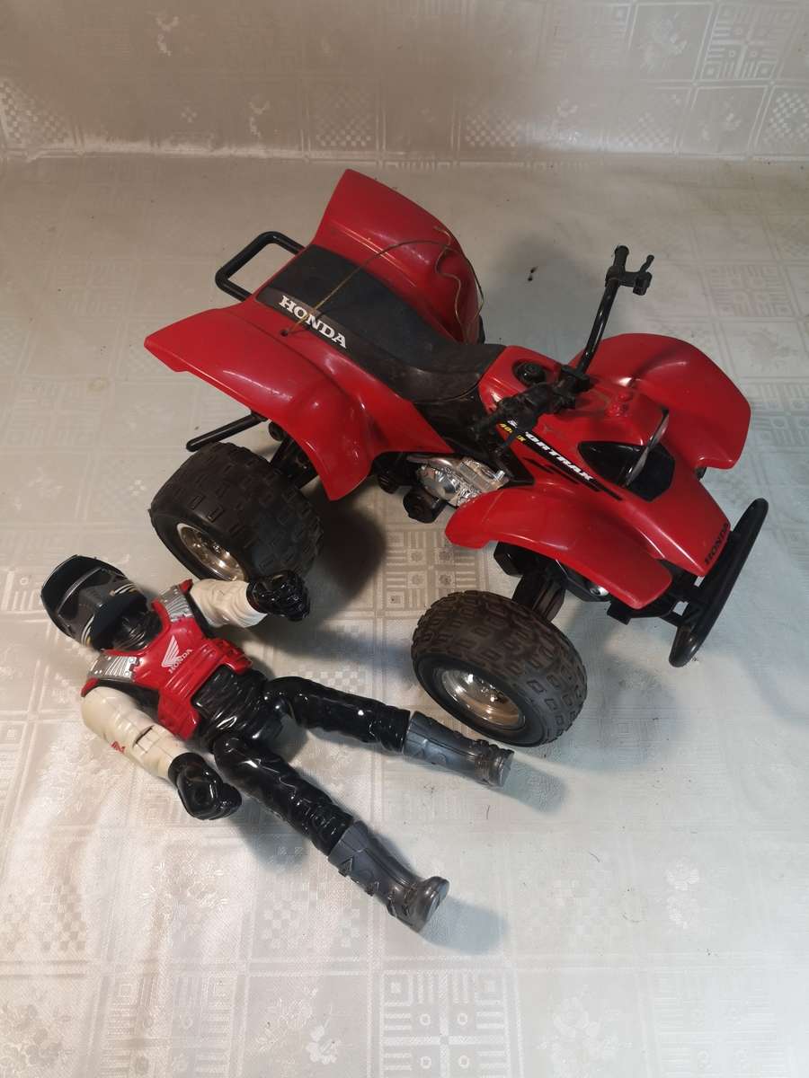 LARGE EZTEC HONDA SPORTRAX 400EX RADIO CONTROL 4 WHEELER RC ATV 1 OF 2 ON AUCTION NOW