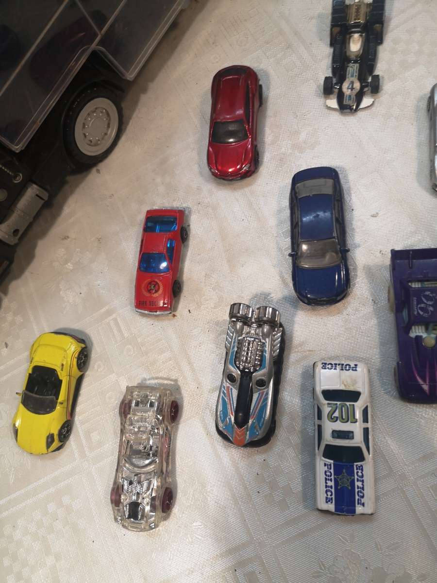 Vintage Truck Carrying Case With Die Cast Cars