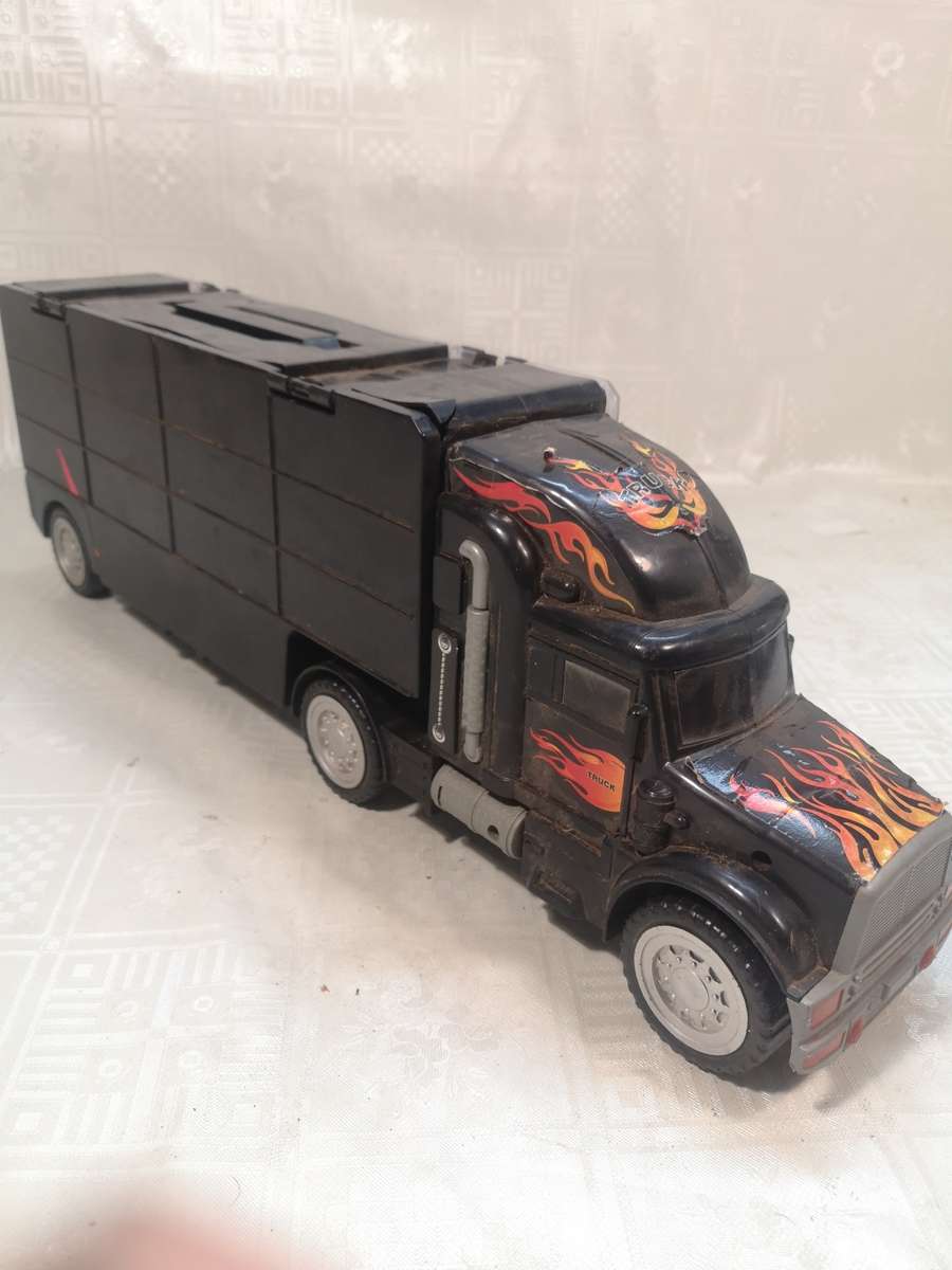 Vintage Truck Carrying Case With Die Cast Cars