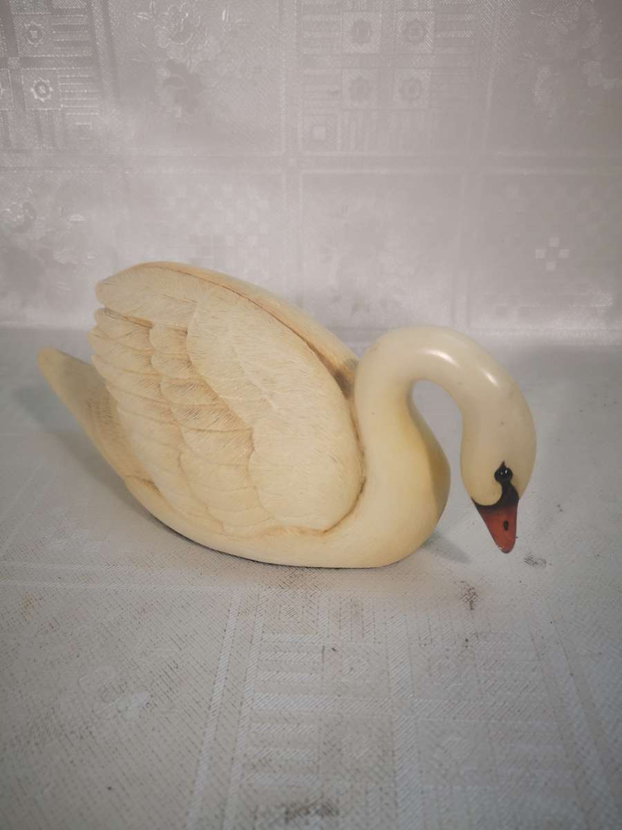 HIGHLY COLLECTABLE LIMITED EDITION NO 190 MUTE SWAN BY FEATHERS OF KNYSNA