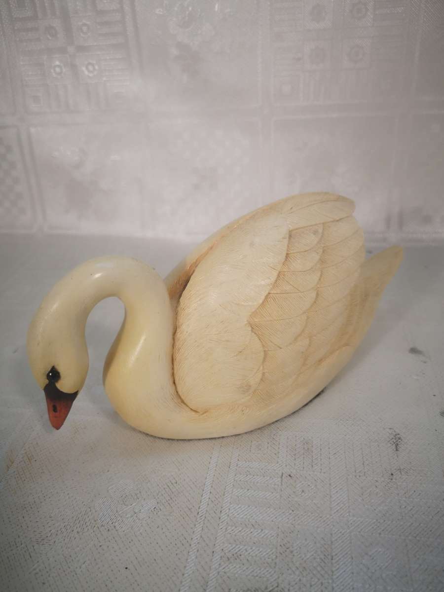 HIGHLY COLLECTABLE LIMITED EDITION NO 190 MUTE SWAN BY FEATHERS OF KNYSNA