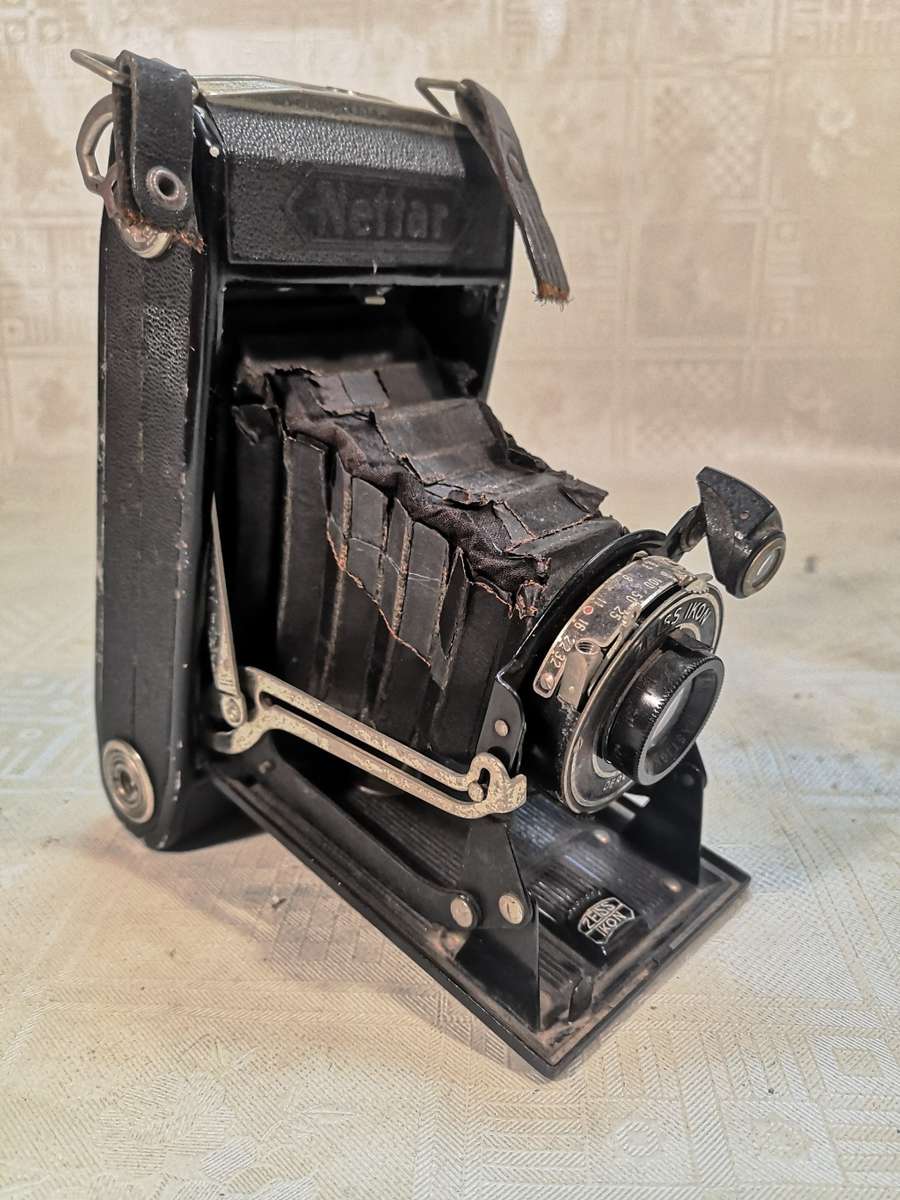 VINTAGE ZEISS IKON FOLDING CAMERA