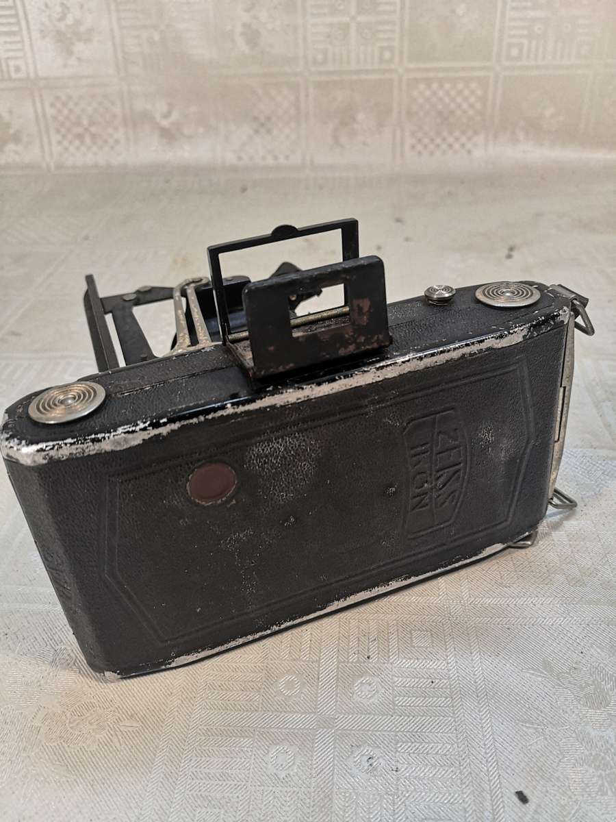 VINTAGE ZEISS IKON FOLDING CAMERA