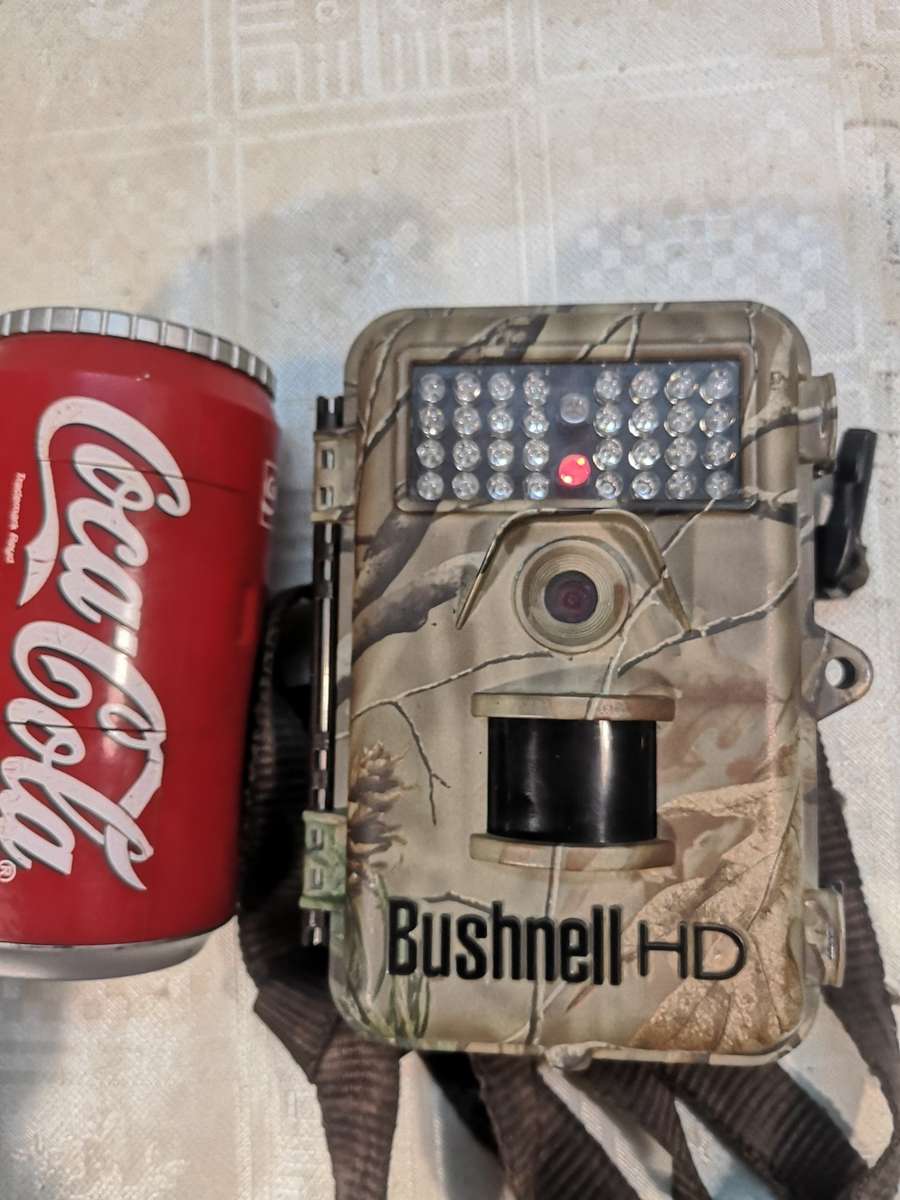 BUSHNELL TROPHY CAM HD TRAIL CAMERA - MODEL 119447 - TESTED WORKING