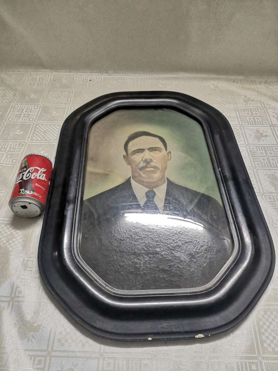 ANTIQUE VICTORIAN WOOD CONVEX BUBBLE GLASS FRAMED PHOTO