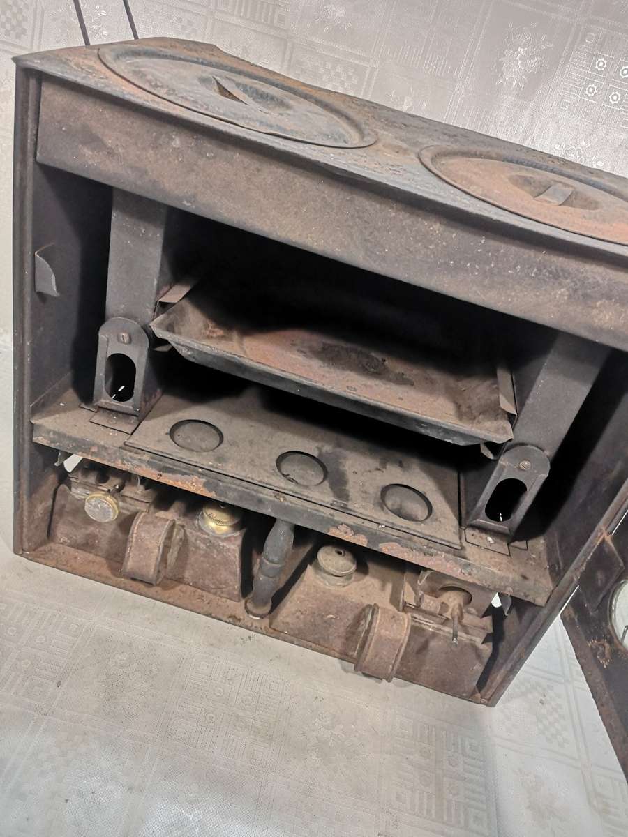 ANTIQUE RIPPINGILLES KEROSENE COOKING STOVE