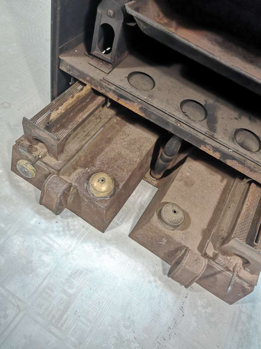 ANTIQUE RIPPINGILLES KEROSENE COOKING STOVE