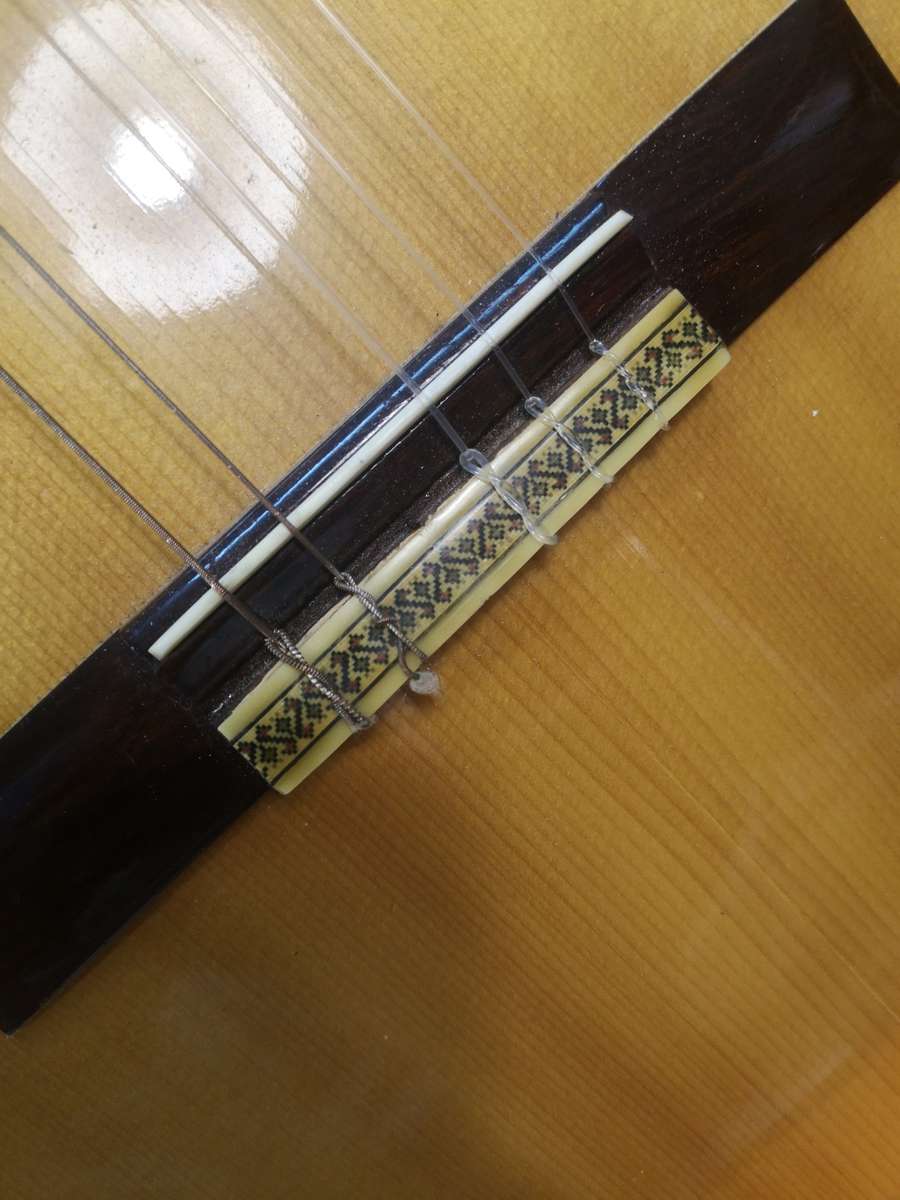 VINTAGE JAPANESE ACOUSTIC GUITAR IN A BEAUTIFUL CASE