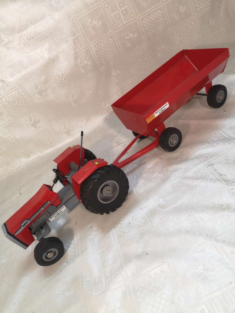 ORIGINAL STRIKE TOYS MODEL MASSEY FERGUSON 290 TRACTOR AND TRAILER - LIKE NEW