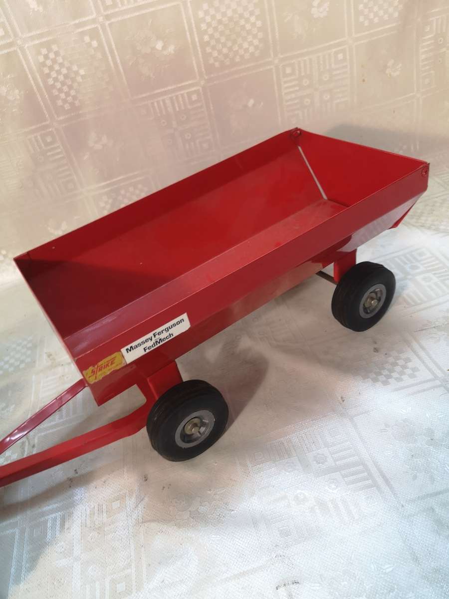 ORIGINAL STRIKE TOYS MODEL MASSEY FERGUSON 290 TRACTOR AND TRAILER - LIKE NEW