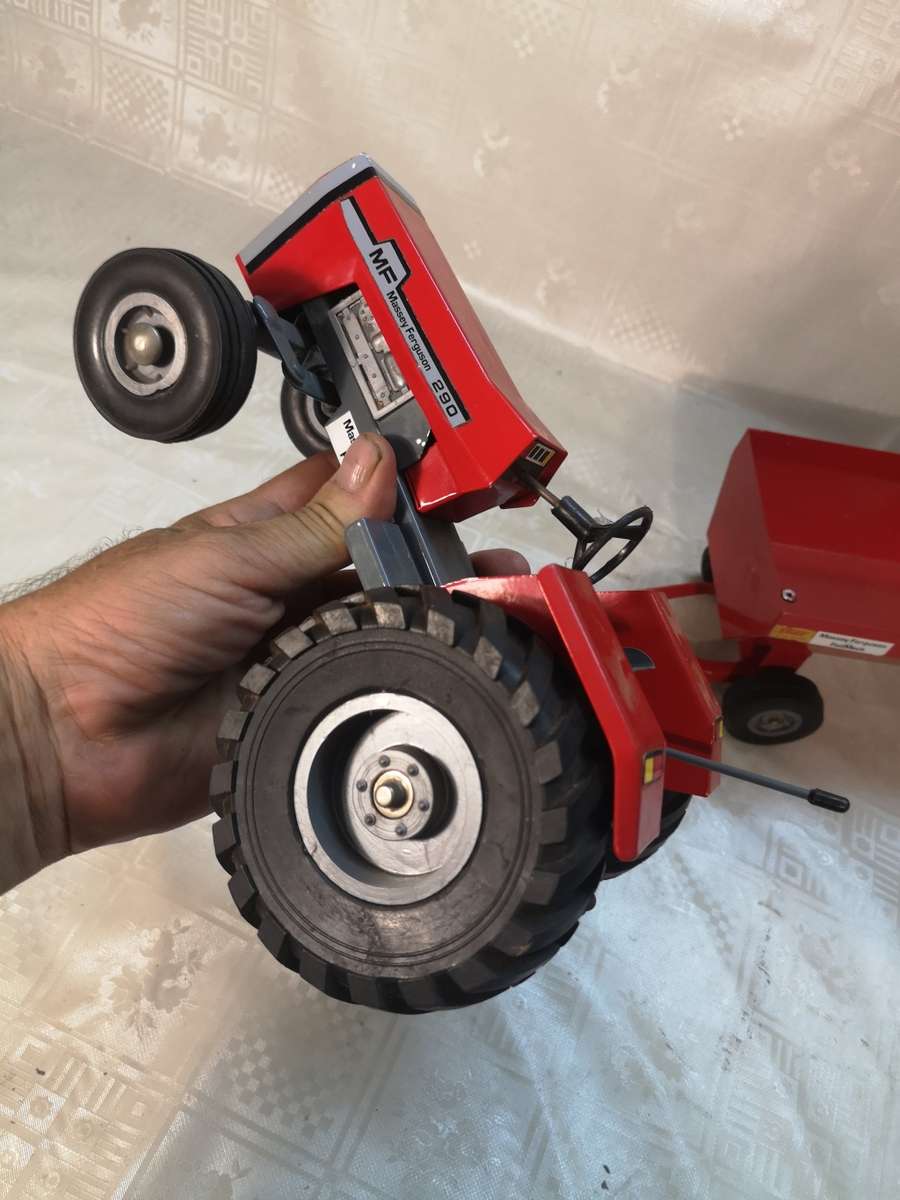 ORIGINAL STRIKE TOYS MODEL MASSEY FERGUSON 290 TRACTOR AND TRAILER - LIKE NEW
