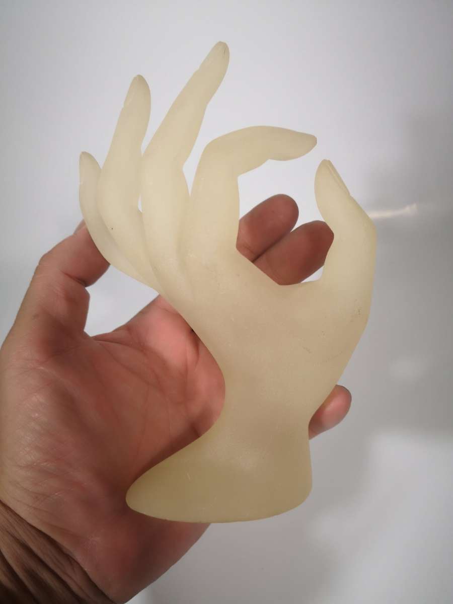 FROSTED GLASS RING DISPLAY STAND