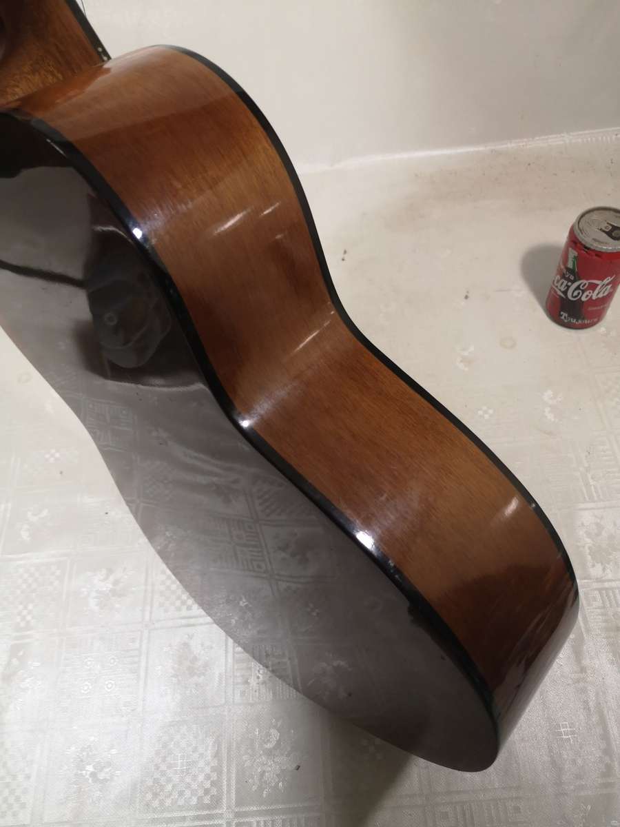 BEAUTIFUL HONDO H90N HALF SIZE CLASSICAL GUITAR