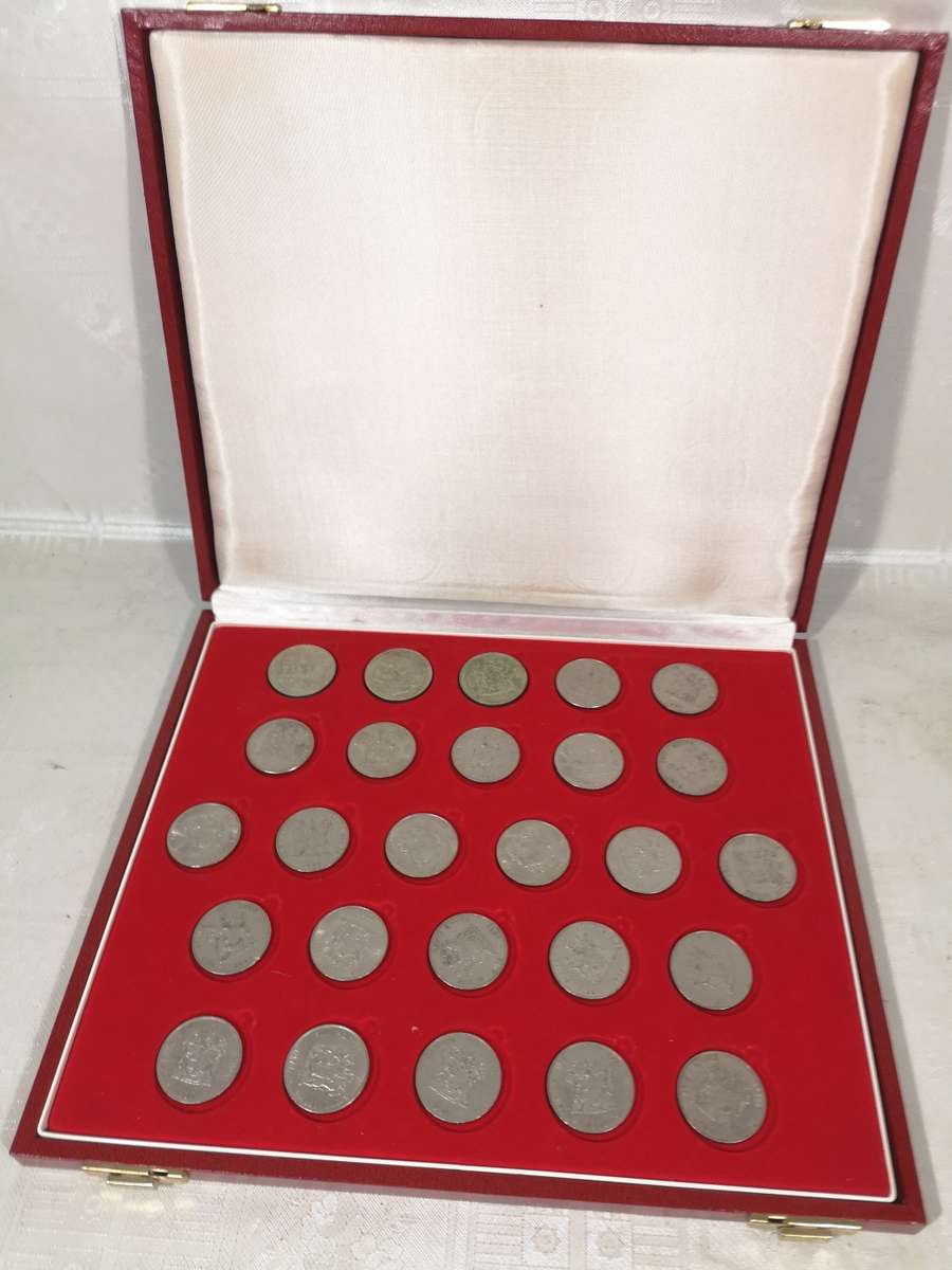 MASSIVE COLLECTION OF VINTAGE R1 COINS IN A MAGNIFICENT DISPLAY CASE