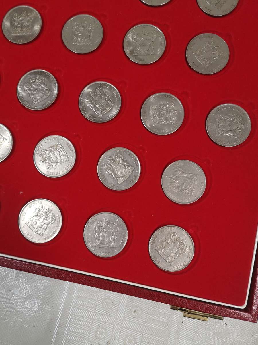 MASSIVE COLLECTION OF VINTAGE R1 COINS IN A MAGNIFICENT DISPLAY CASE
