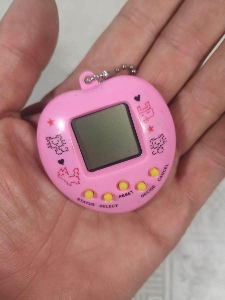 VINTAGE TAMAGOTCHI PET GAME