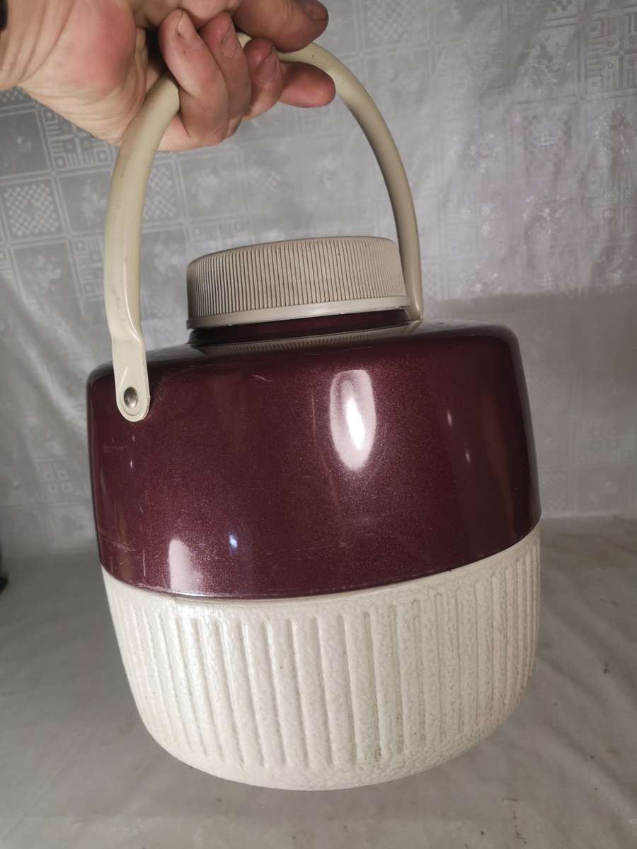 Vintage Coleman Steel belt 1 Gallon Maroon/White Cooler Jug with Cup & Spout - NICE UNUSED CONDITION