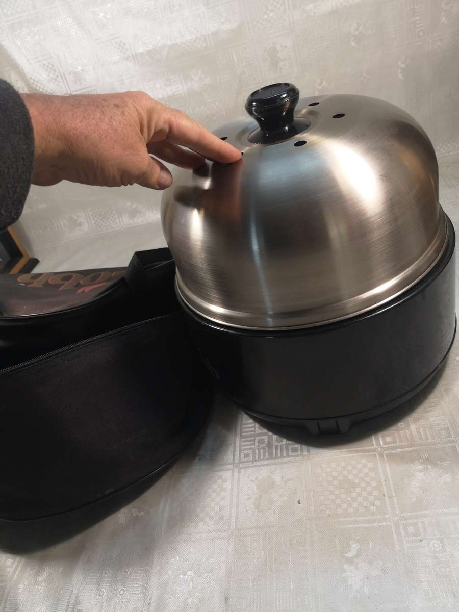 COMPLETE COBB PORTABLE CHARCOAL GRILL 300MM - VERY GOOD CONDITION