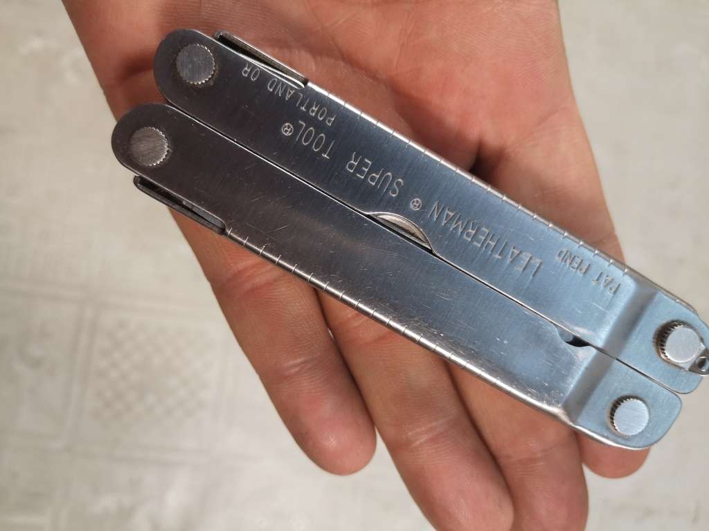 MAGNIFICENT ORIGINAL LEATHERMAN SUPER TOOL PORTLAND OR