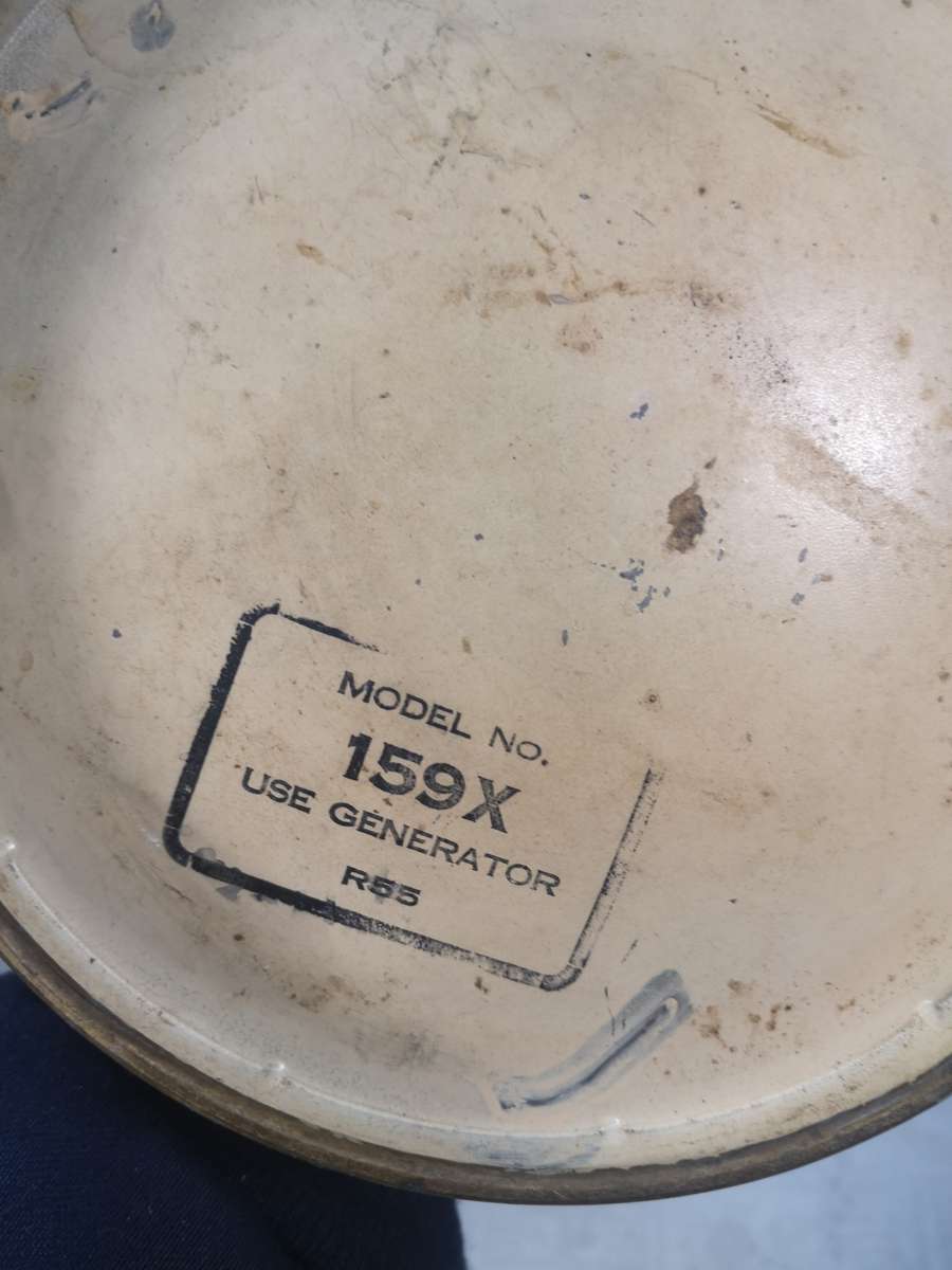 VINTAGE COLEMAN 159 KEROSENE LAMP