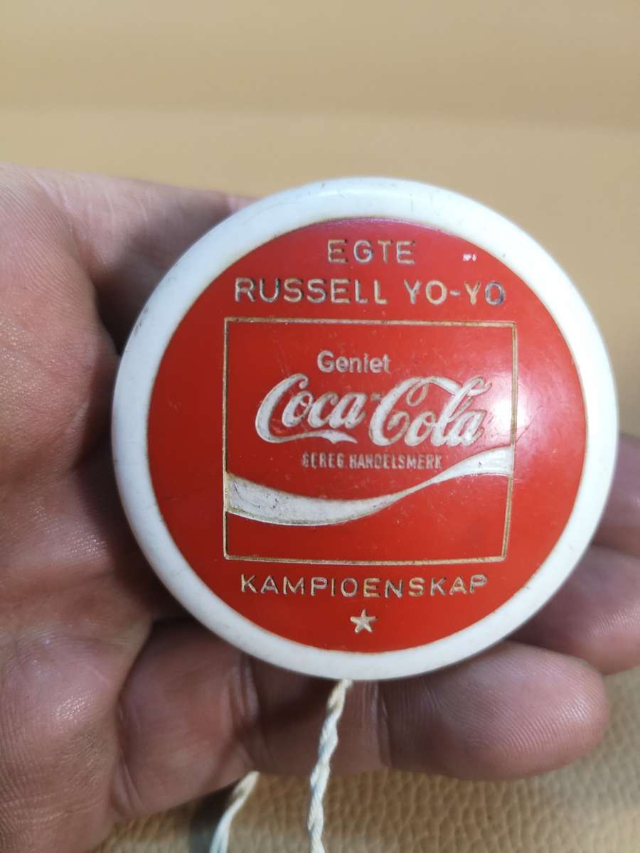 ULTRA RARE!! COCA-COLA GENUINE RUSSELL CHAMPIONSHIP 1970S YO-YO SLIMLINE SHAPE IN AFR AND ENG