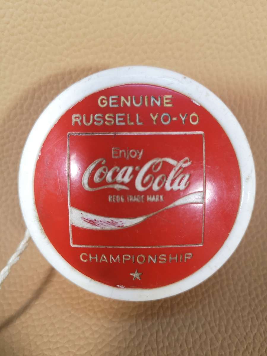 ULTRA RARE!! COCA-COLA GENUINE RUSSELL CHAMPIONSHIP 1970S YO-YO SLIMLINE SHAPE IN AFR AND ENG