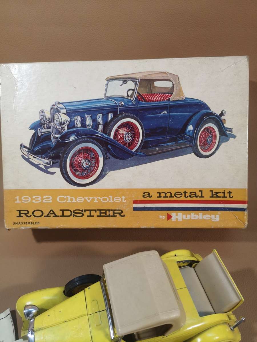 Vintage 1960's Hubley 1932 Chevrolet Roadster METAL Model Car Kit 1:20 Scale